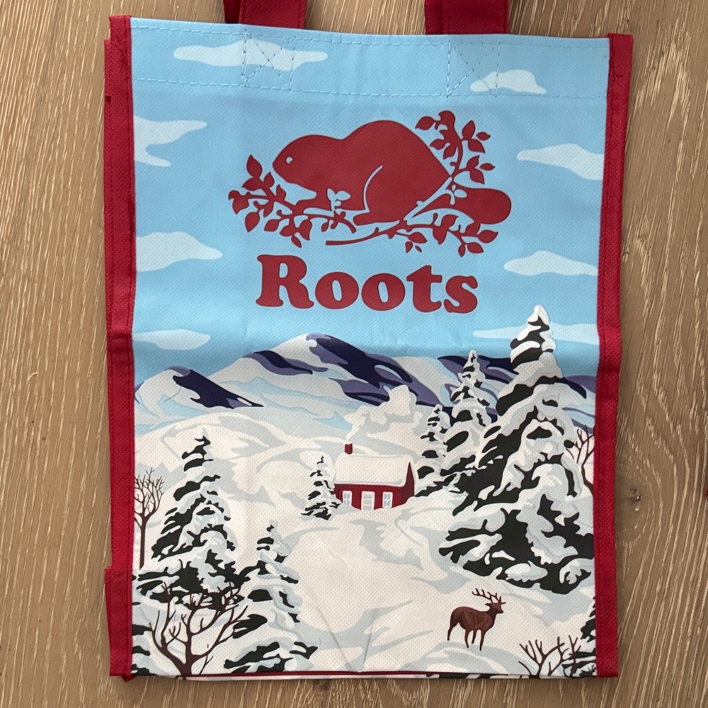 Roots Canada Themed Tote Bag Collection - Picture 2 of 7
